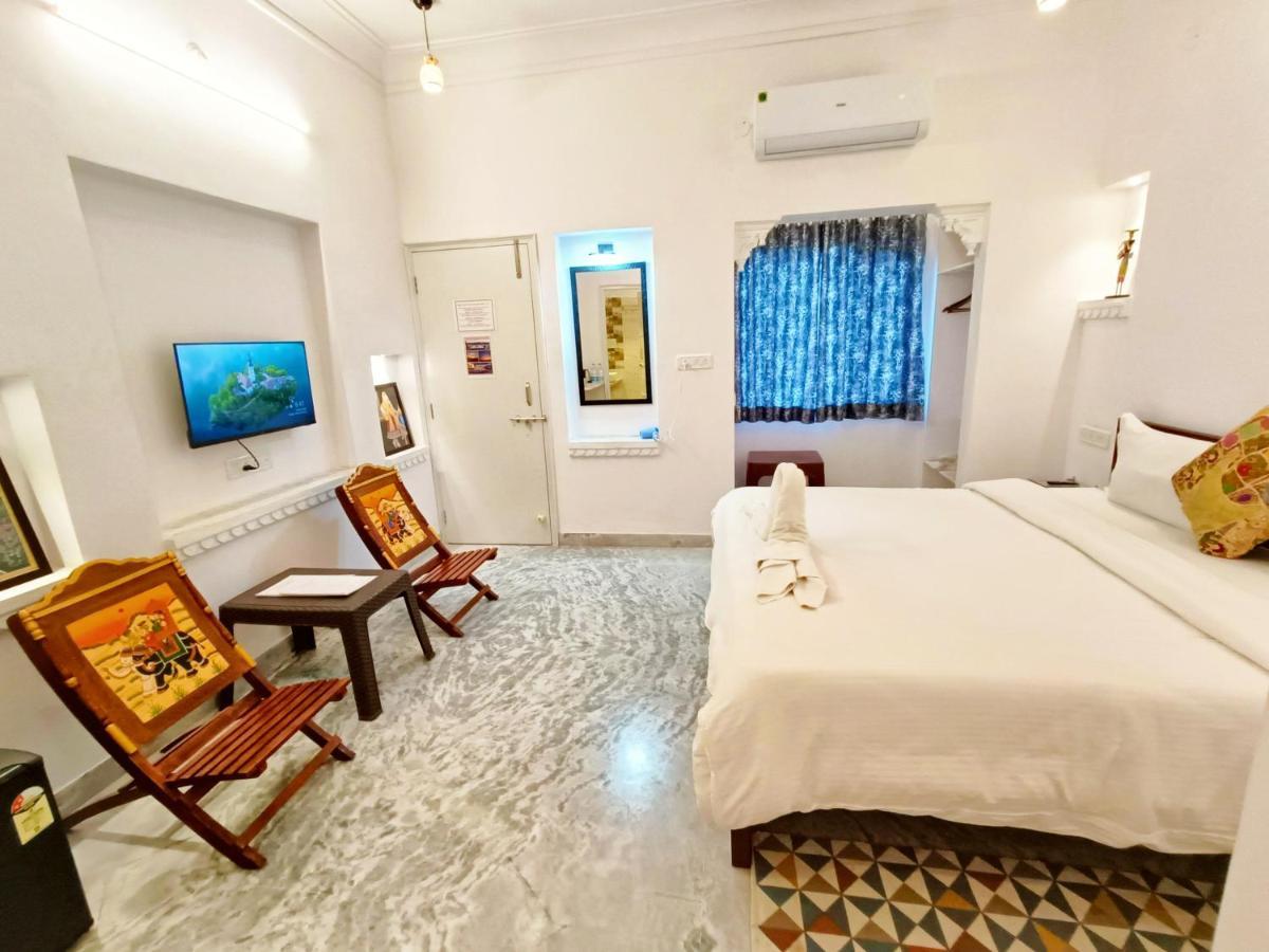 Prakash Ji'S Haveli -Luxurious Lakeside Retreat- Hotel Udaipur Exterior foto